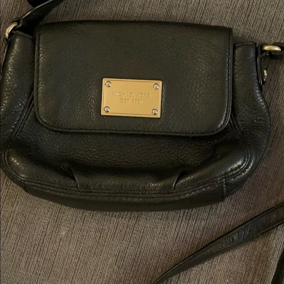 Authentic Michael Kors Small Leather Crossbody - Picture 2 of 10